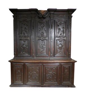 Sideboard in carved walnut, Piedmont, 17th century     