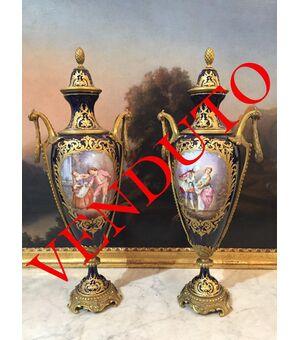 Coppia di vasi in porcellana di Sevres , XIX secolo