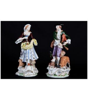 Coppia di statuine in porcellana decorata Dresda marchiate del 1800 fanciulla fanciullo e cani