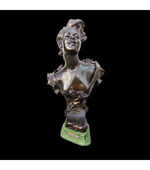 Scultura in bronzo busto femminile.Siglato: la Grieuse.Autore: Hippolyte Moureau.Francia.