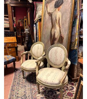 N. 2 poltroncine Luigi XVI integralmente d'epoca Scuola Piemontese -1740/50 timbrate nella parte sottostante esposte alla mostra Internazionale di Palazzo Strozzi nel 1971.