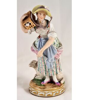 Porcellana viennese "Dama con gabbia con uccellino e pecorella.