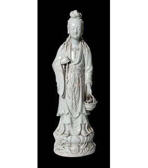 Statua in porcellana bianca cinese del 1800 