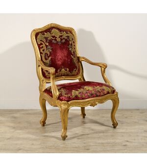 Poltrona in legno intagliato e dorato, Genova, Epoca Luigi XV, metà del XVIII secolo 