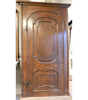 pti637 - porta in pioppo con telaio, XVIII secolo, misura cm l 135 x h 261  