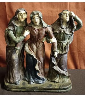 scultura in terracotta "le tre Marie"