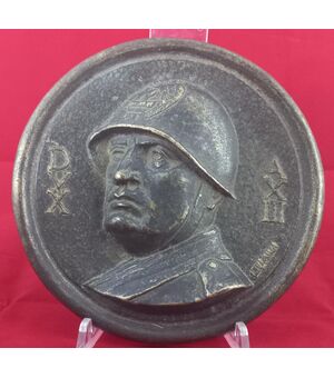 Placca in bronzo raffigurante Benito Mussolini