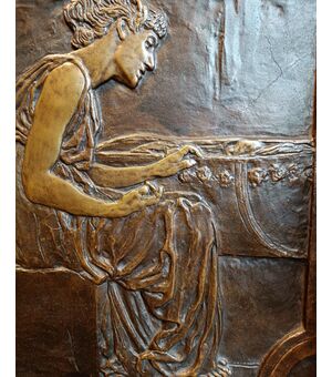 La culla è una scultura in bronzo, realizzata nel 1906 dall'artista Leonardo Bistolfi. (Misure: 42 cm x 39 cm).  Epoca : Novecento La culla è una scultura in bronzo, realizzata nel 1906 dall'artista Leonardo Bistolfi. Il bassorilievo si trovava alla 