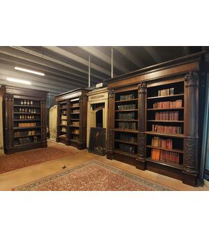 LIB148 - Biblioteca in legno di noce a tre corpi, epoca '800