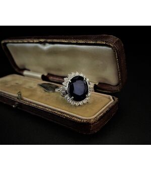 Anello  con  Zaffiro  8.5  ct.  e Diamanti