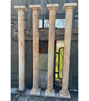 DARS623 - N. 4 colonne in marmo, epoca '900, misurano cm L 25 x P 25 x H 217  