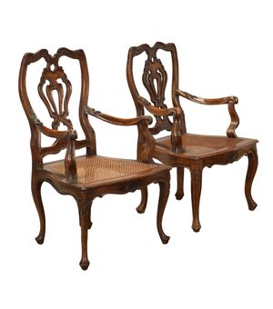 Coppia di Poltrone Diverse in Stile Barocchetto Italia Inizio XX Secolo