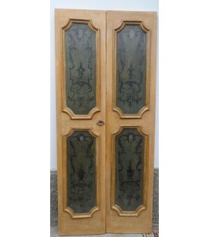 Neapolitan painted door with two doors