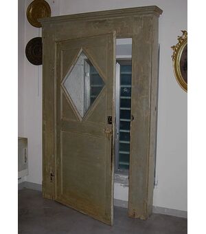 Door with imitations of the XVIII century.     