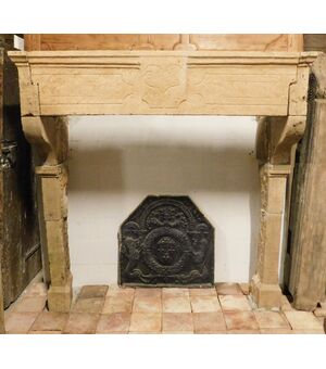 chp289 Burgundy stone fireplace, dated 1810, max max cm.173 xh 175 cm     