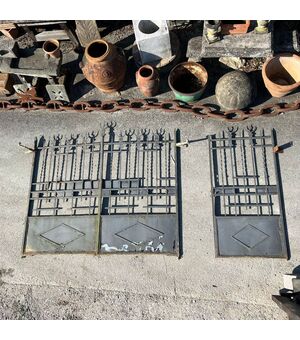 Cancello in ferro con pedonale