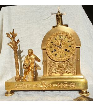 Stand-up clock with automaton     