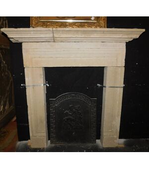 chp318 - stone fireplace, period &#39;600, l 111 xh 112     