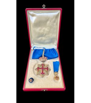 Medaglia dell’ordine militare di San Giorgio di Antiochia e di San Marco in ottone dorato e smalto rossi.