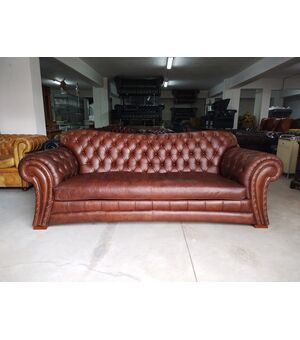 Divano chesterfield club 4 posti in pelle marrone cognac di grandi dimensioni 