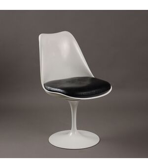 Sedia 'Tulip' di Eero Saarinen per Knoll