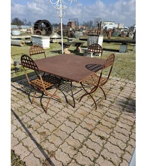 Tavolo quadrato in ferro pesante