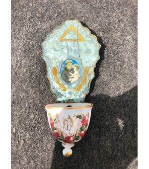 Acquasantiera veneziana con coppa in vetro lattimo e miniatura con Santo con Bambino.