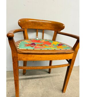 Antica poltroncina art decò 1940 in noce, seduta ricamata a foglie,70x52x44 cm