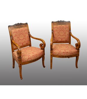 Coppia di poltrone antiche Carlo X in radica di olmo e amaranto. Francia XIX secolo.