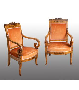 Coppia di poltrone antiche Carlo X in radica di olmo e amaranto. Francia XIX secolo.