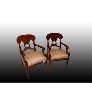Coppia di poltrone stile Biedermeier del 1800 in legno di mogano e piuma di mogano 