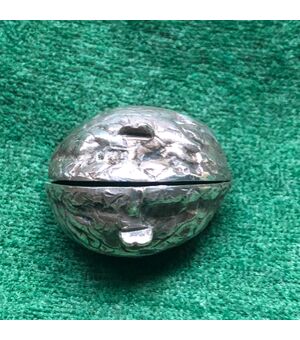 Walnut-shaped silver pill box London 1901.     