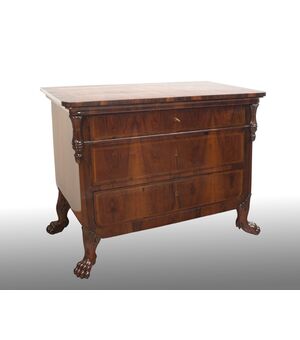 Antique Empire Lucchese chest of drawers in walnut briar. Period early 800.     