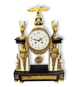  Orologio da Tavolo Impero in Marmo e Bronzo Dorato, XIX secolo
