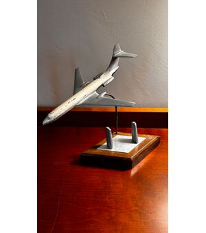 Modello d'aereo vintage in metallo su base in legno Anni '50 - '60