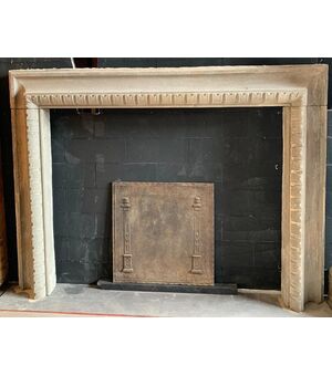 chp330 - stone fireplace, period &#39;600, size cm l 235 xh 173 x d. max cm 27, the mouth measures cm l 176 xh 144     