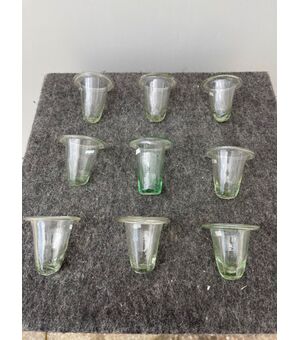 Gruppo di nove vasetti in vetro da farmacia  (da  salasso?).Modena