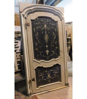 ptl551 - lacquered door, eighteenth century, cm l 128 xh 240, light cm l 102 xh 219     