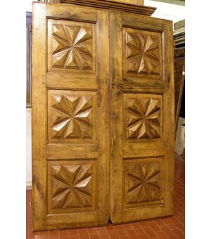 pti459 two doors in walnut vintage '600 mis. 125 x 181 cm