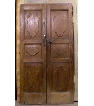 ptir328 a door in chestnut with two doors, 700 mis. 100 x H 196 cm thick. cm 3