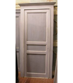 pts426 two doors with lacquered frame size. 115 x 225cm