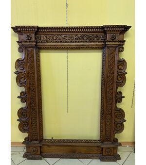 16th century carved frame, 120 x77     