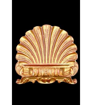 Leggio - porta libri in legno intagliato e foglia d’oro.