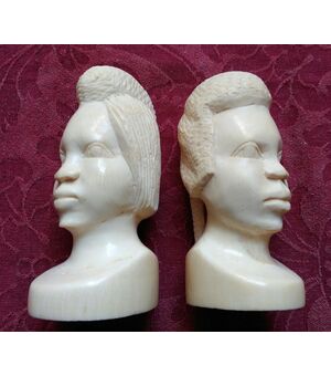 Coppia di teste africane in avorio anni '30