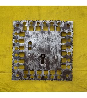 Bella serratura da cassapanca trentina  XVI secolo