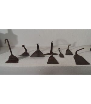 Interessante collezione di raschietti da cucina piemontesi