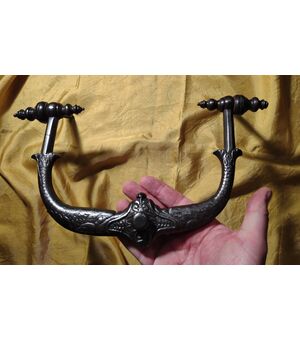 Importante battiporta zoomorfo rinascimentale in ferro forgiato