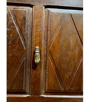 PTCI462 - Portoncino a un battente in noce, con pannelli scolpiti, epoca '700, misure cm L 92,5 x H 210