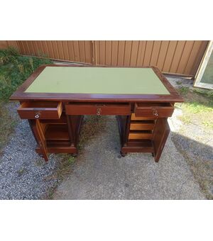 Raffinata scrivania di inizio Novecento