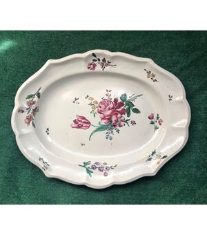 Piatto in maiolica decorato alla rosa.Manifattura Ferretti.Lodi.